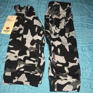 NWT 2Pc Black Camouflage Set